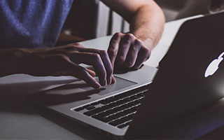 如何用Python案例展示属性和方法的动态添加